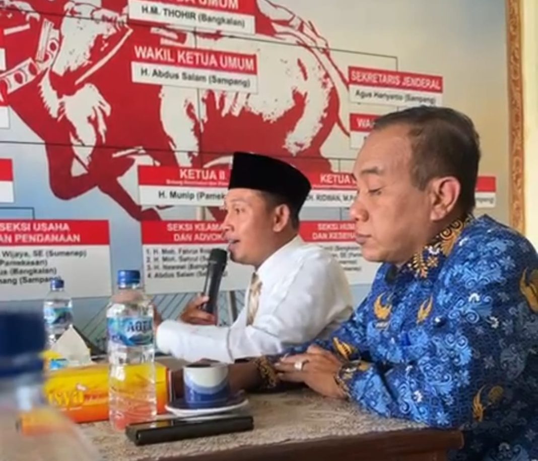 gegara karapan sapi