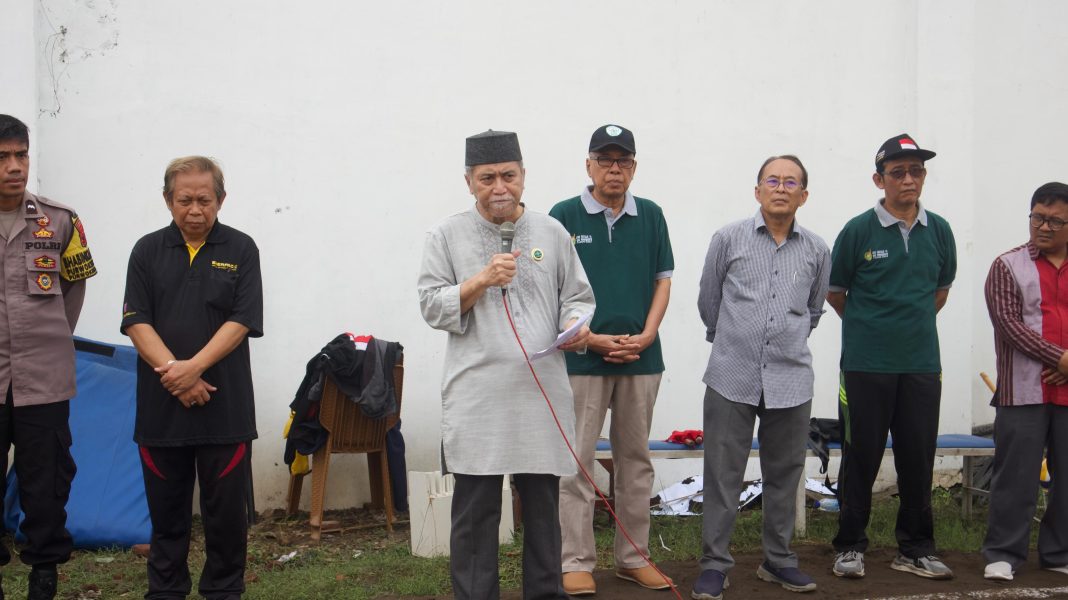 Rektor Universitas Nahdlatul Ulama Purwokerto Achmad Iqbal membuka lomba volly dalam rangka Dies Natalis UNU Purwokerto Ke 7
