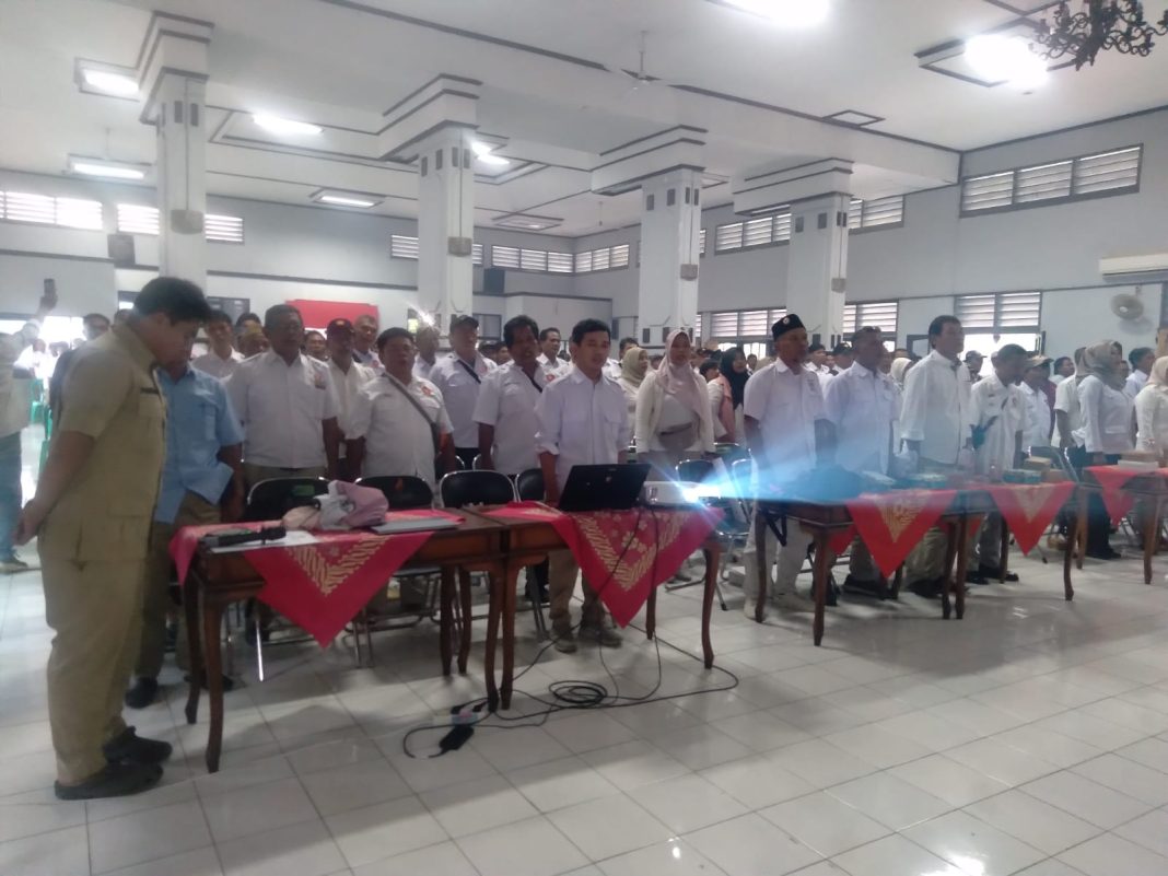 Dalam sesi pembukaan ratusan Komando Desa menyanyikan lagu Indonesua Raya dan hymne Partai Gerindra. Menggema pula yel yel Prabowo Presiden. GERINDRA menang dan Prabowo Gibran menang satu putaran.