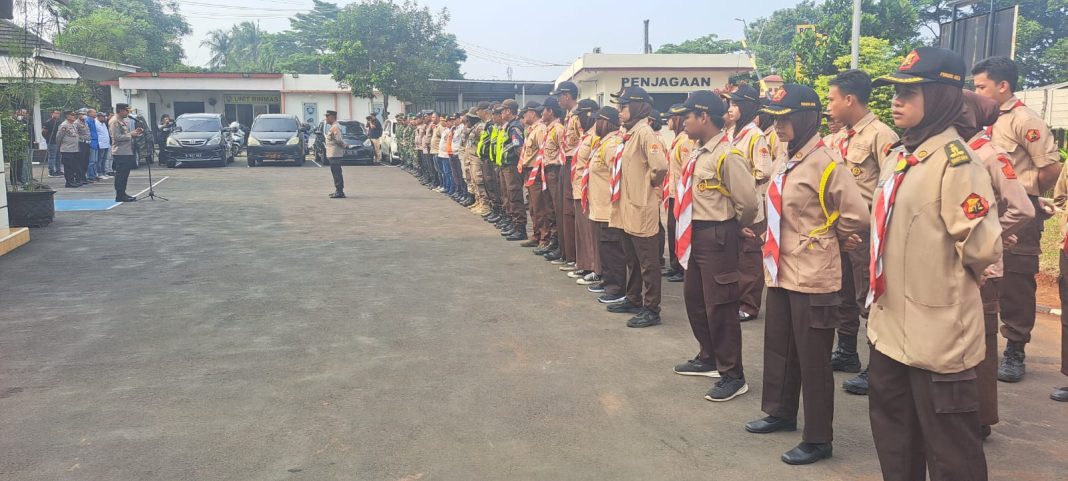 Kesiapzn Pramuka Kwarcab Banyumas ikut menjaga Perayaan Natal 2023 dan menyambut Tahun Baru 2024. (Dokumen Humas/TR-Rahayu).