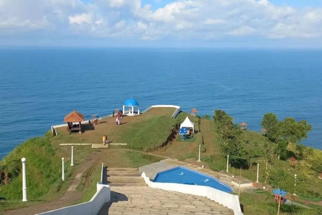 Pantai Pitris Ocean View Kebumen