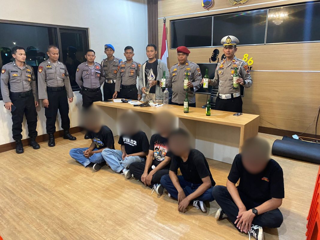 Kelompok Pelajar Pesta Miras