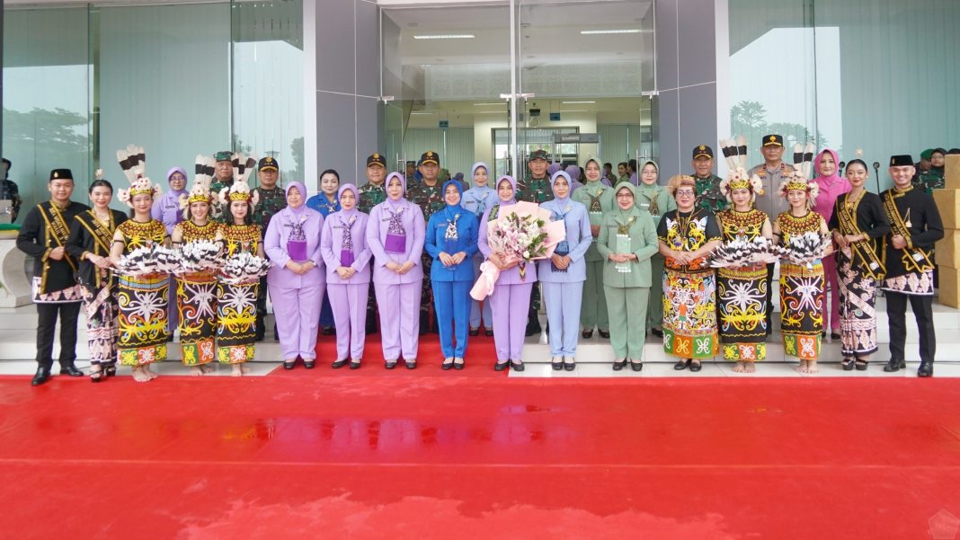 Gubernur Akmil