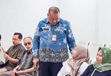 Direktur RSUD R.A. Kartini Jepara Hadi Sarwoko memantau pelayanan pasien